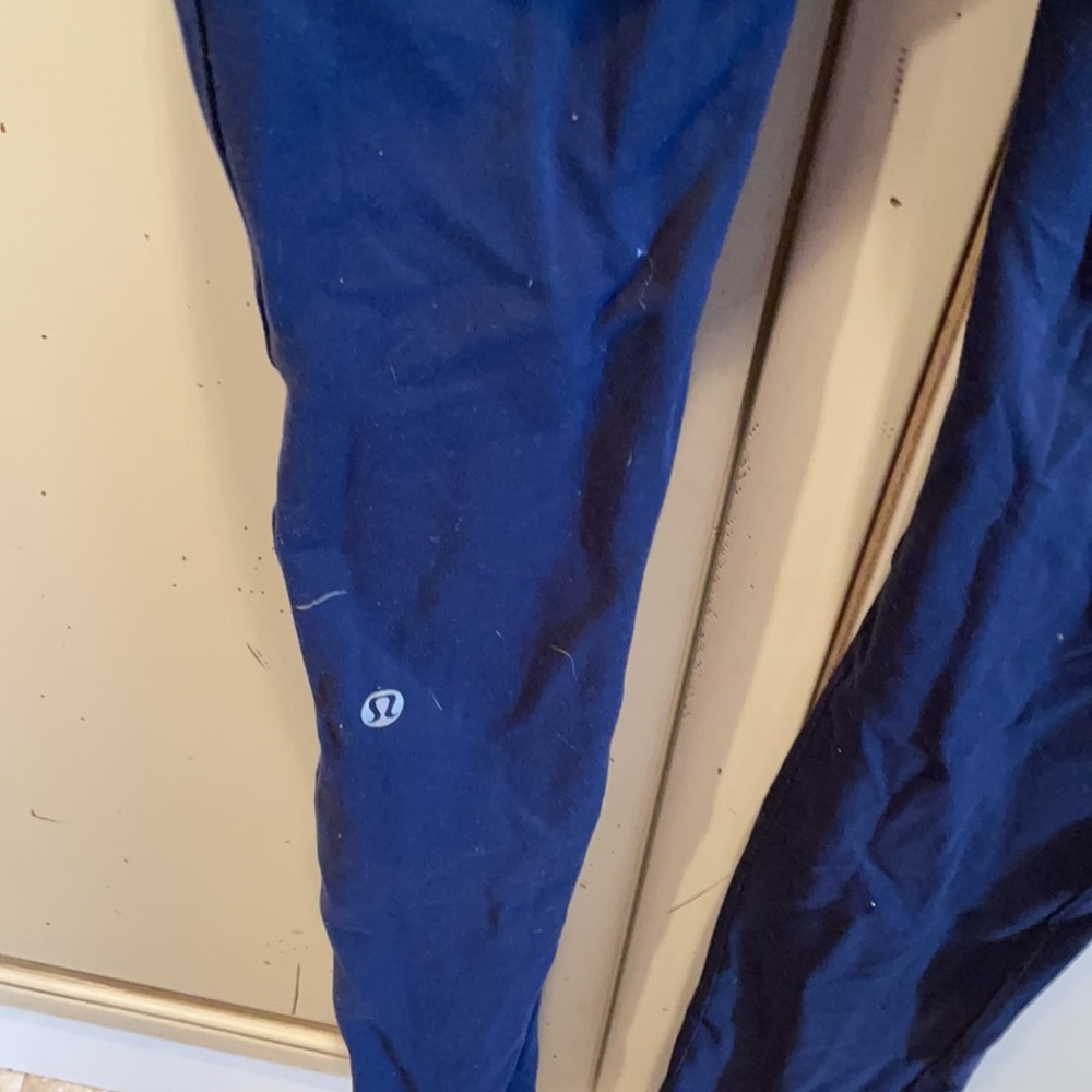 Lululemon Sz 6 Navy Pants - Picture 4 of 4